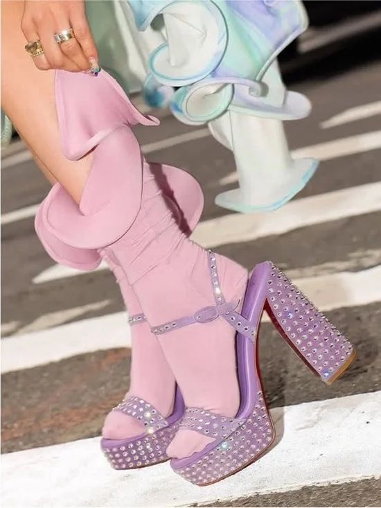 Christian Louboutin Movida
Jane Strass RETAIL 1,795 - Picture 3 of 11